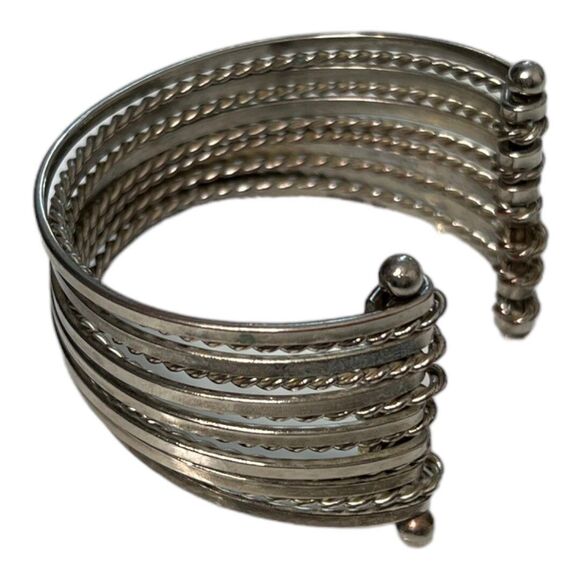 Vintage 1980 Silvertone Cuff Bracelet Twisted and Sleek Retro Look Street Wear - Picture 10 of 11